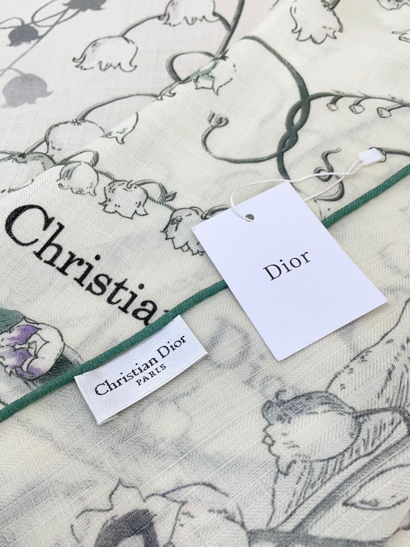 CHRISTIAN DIOR